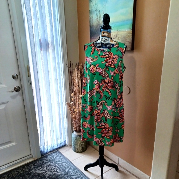 Roz & Ali Dresses & Skirts - Beautiful Roz & Ali paisley dress